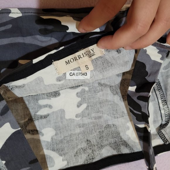 Camo Crop Tank Top - Picture 3 of 3